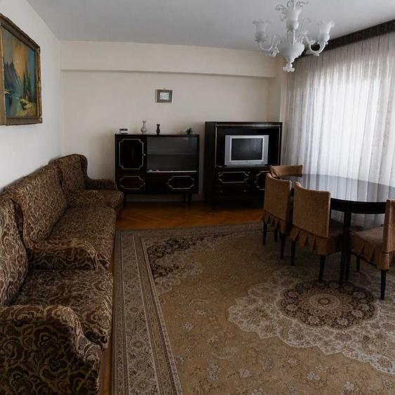 Apartament cu 3 camere decomandat în Unirii Nord