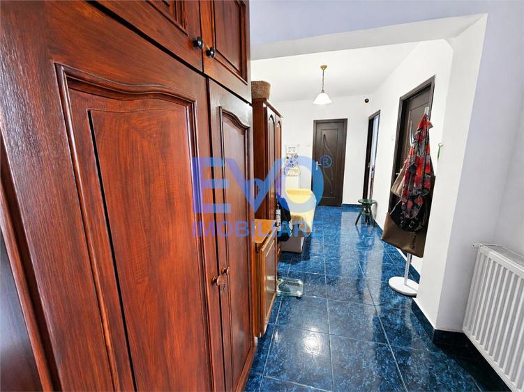 Apartament cu 3 camere decomandat în Independenței