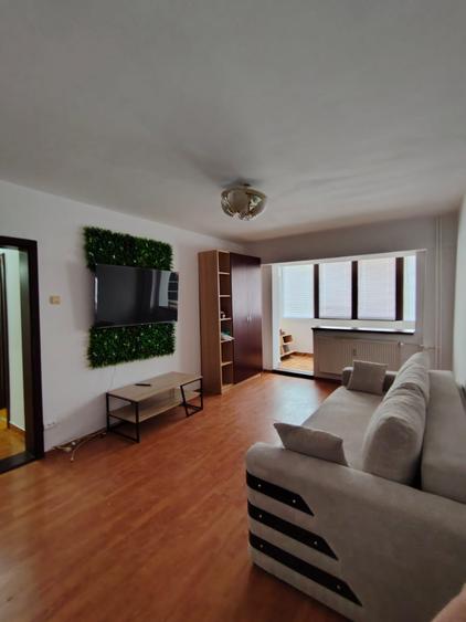 Apartament cu 4 camere decomandat, mobilat în Pantelimon
