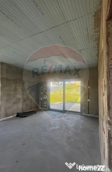Casă cu 4 camere cu Teren 1000 Mp în Șcheia