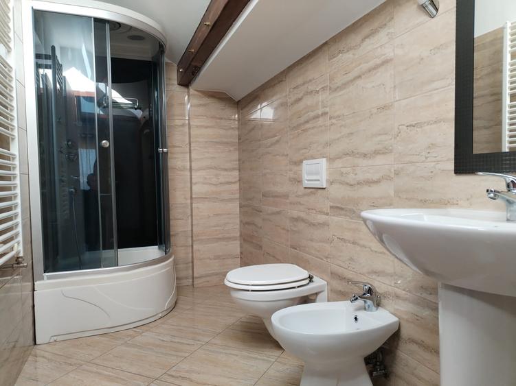 Duplex cu 5 camere cu Teren 1000 Mp în Nord-Est