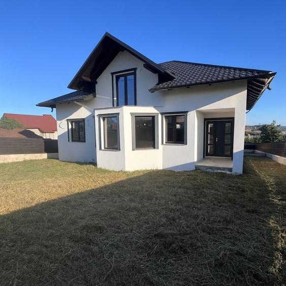 Casă cu 4 camere în Central
