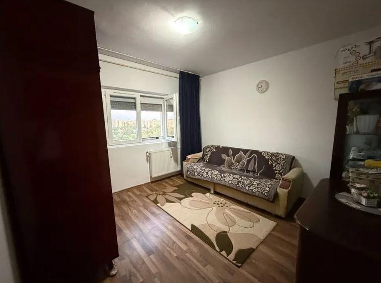 Apartament cu 3 camere decomandat în Lacul Tei