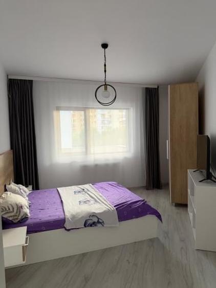Apartament cu 2 camere semidecomandat, mobilat în Mihai Bravu
