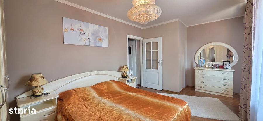 Casă cu 4 camere cu Teren 250 Mp în Delfinariu