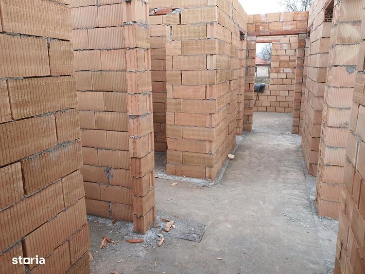 Casă cu 4 camere în Central