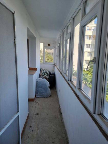 Apartament cu 4 camere decomandat în Lacul Tei