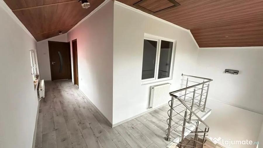 Casă cu 3 camere cu Teren 1397 Mp în Ștefănești