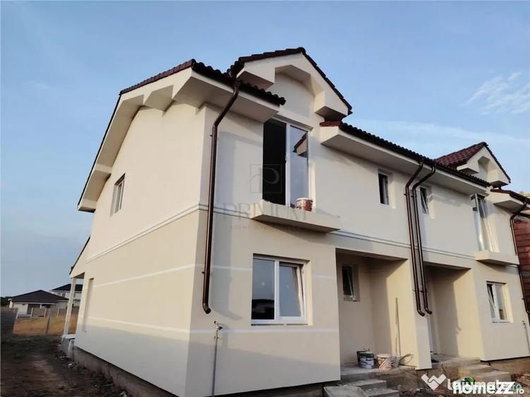 Casă cu 4 camere cu Teren 300 Mp în Moșnița Veche