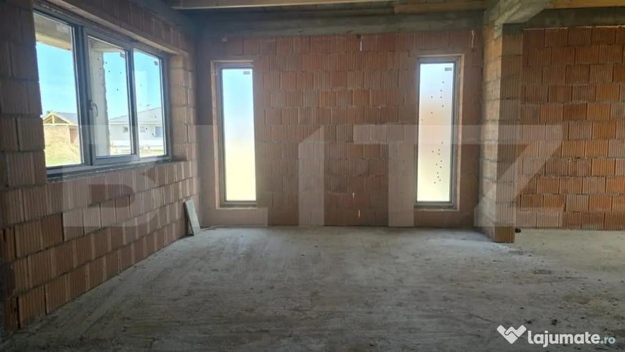 Casă cu 3 camere cu Teren 550 Mp în Lazuri