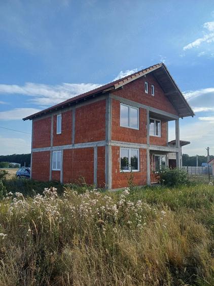 Casă cu Teren 852 Mp în Păușa