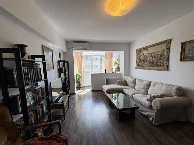 Apartament cu 3 camere decomandat în Teiul Doamnei