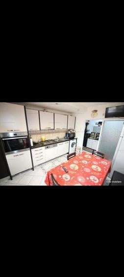 Apartament cu 3 camere decomandat în Exterior Vest