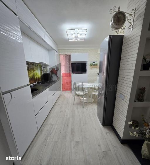 Apartament cu 3 camere decomandat în Crângași