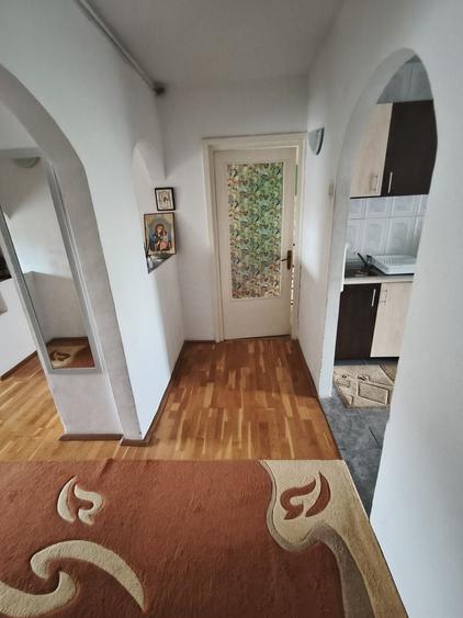 Apartament cu 3 camere decomandat în Dacia