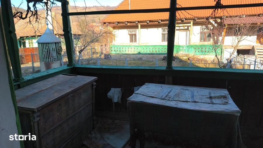 Casă cu 4 camere cu Teren 1300 Mp în Măgherani