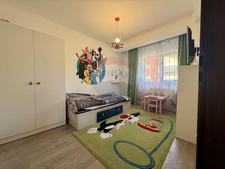 Apartament cu 3 camere de vânzare cu loc de parcare - 4