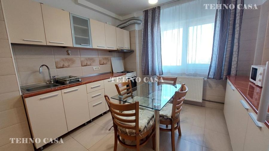 Apartament semidecomandat în Est
