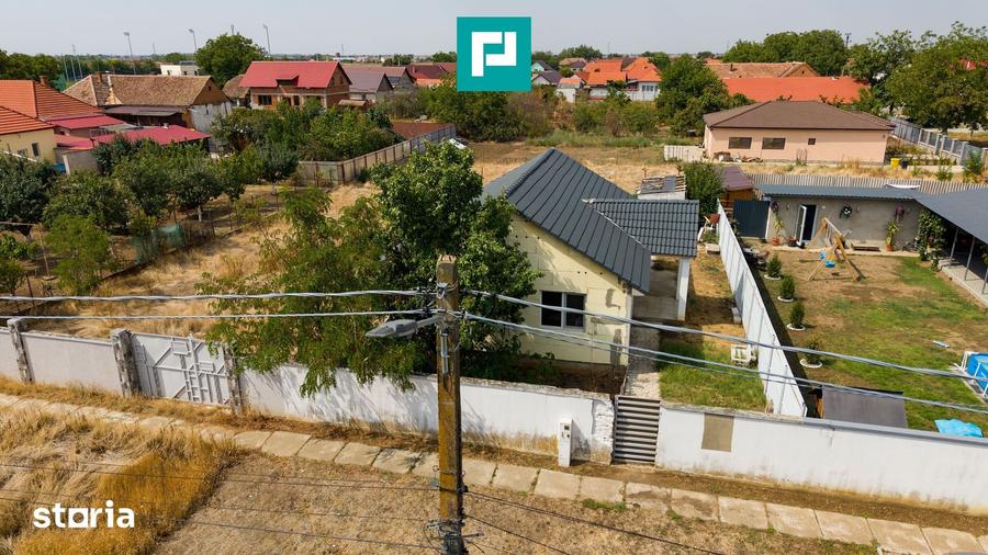 Casă cu 3 camere cu Canalizare în Central
