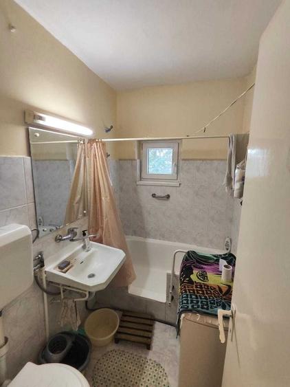 Apartament cu 3 camere decomandat în Dâmbu Pietros
