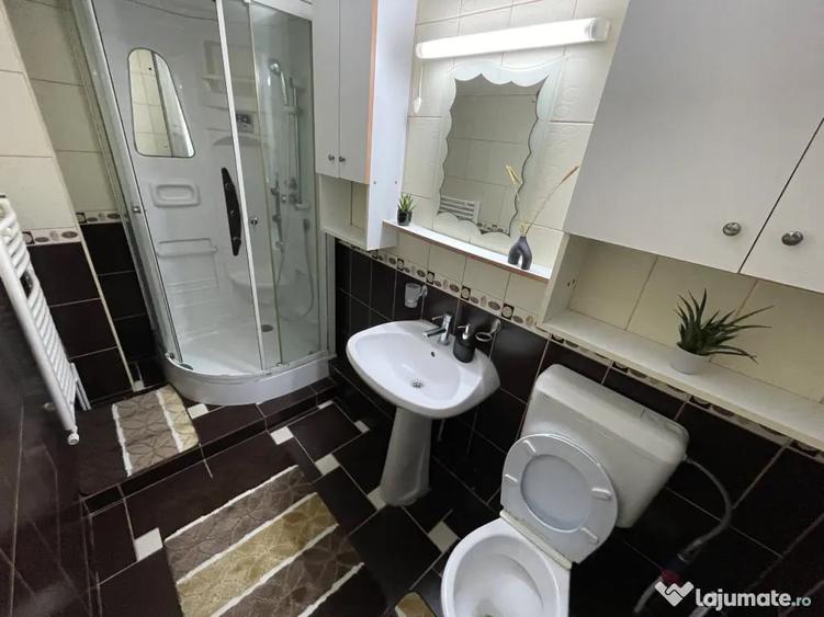 Apartament cu 3 camere decomandat în Cantacuzino