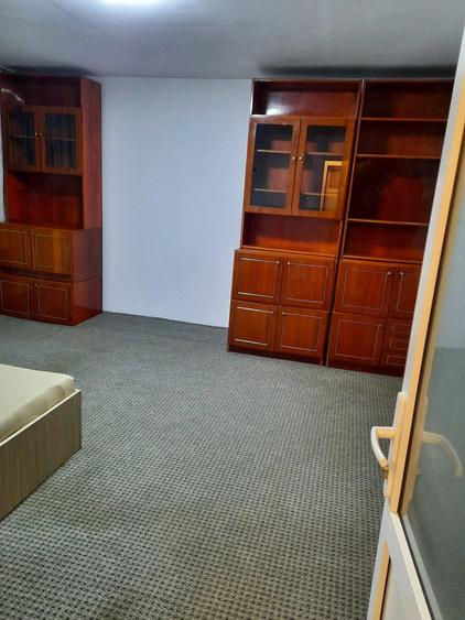 Garsonieră decomandată în Lunei