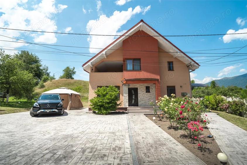 Casă cu Teren 1500 Mp în Vulcan