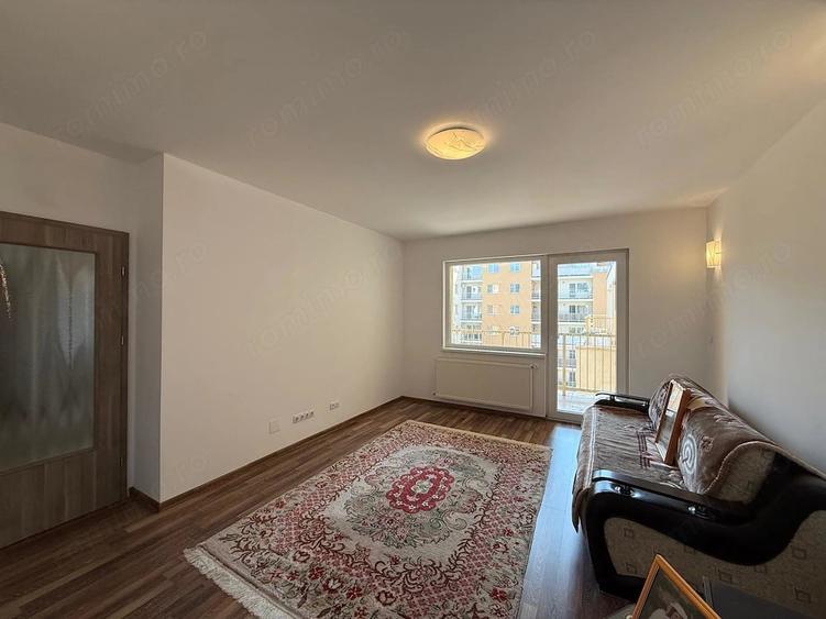 Apartament cu 2 camere decomandat în Pietroasa