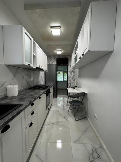 Apartament cu 2 camere decomandat în Podul de Fier