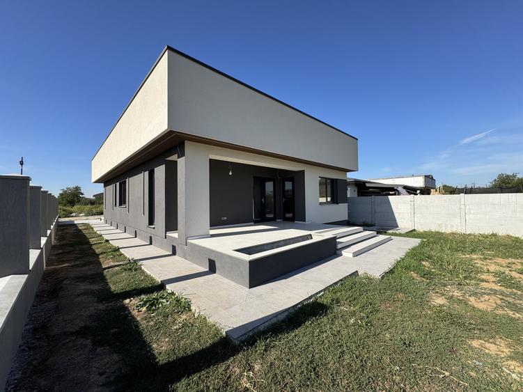 Casă individuală cu 4 camere cu Canalizare în Dragomirești-Vale