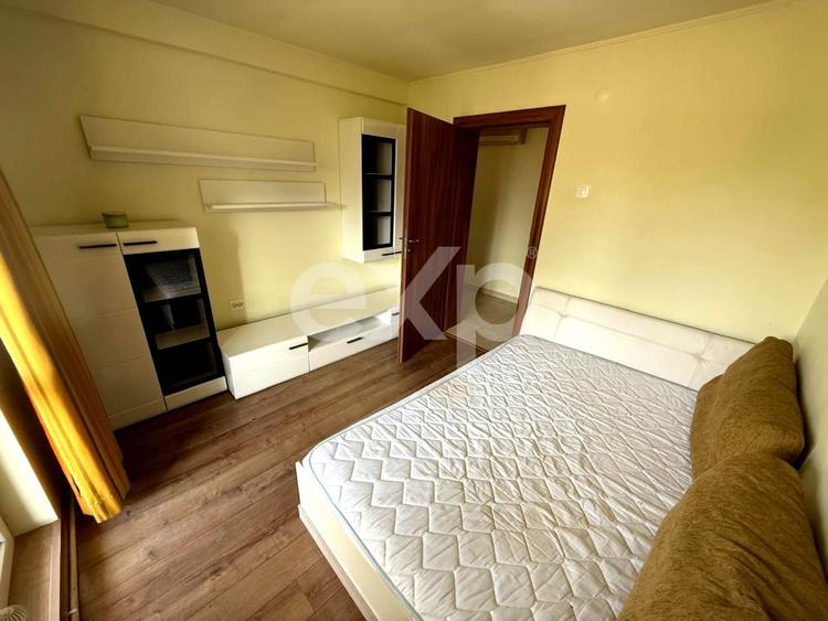 Apartament cu 3 camere decomandat, mobilat în Central