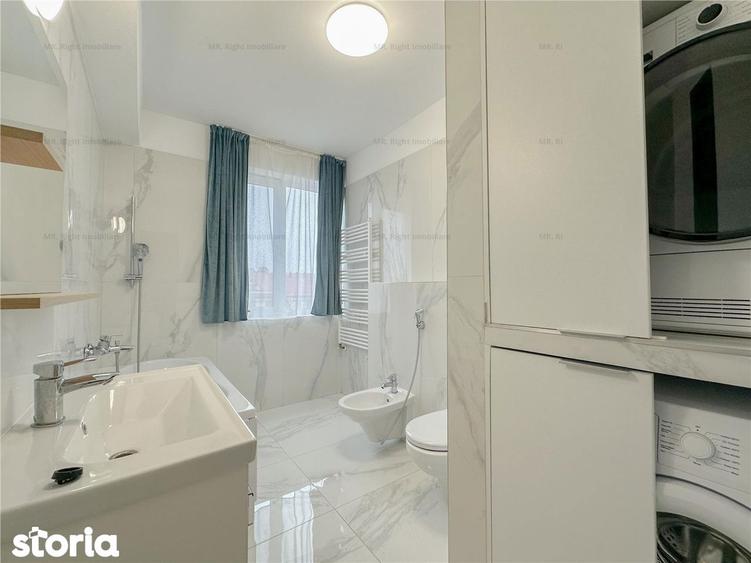 Apartament cu 3 camere semidecomandat, mobilat în 15 Noiembrie