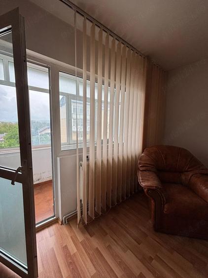 Apartament cu 4 camere decomandat în Micro 4