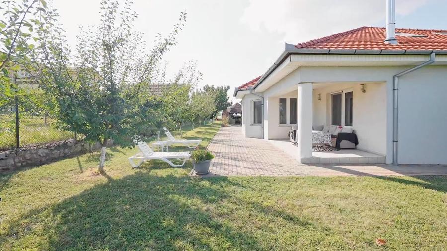 Casă individuală cu 7 camere cu Canalizare în Băile Felix