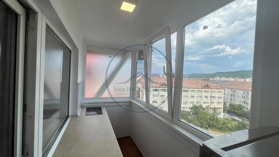 Garsonieră decomandată în Central