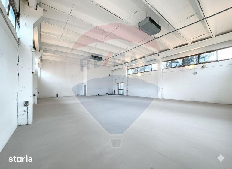 Spațiu comercial, de 261 mp, în Freidorf