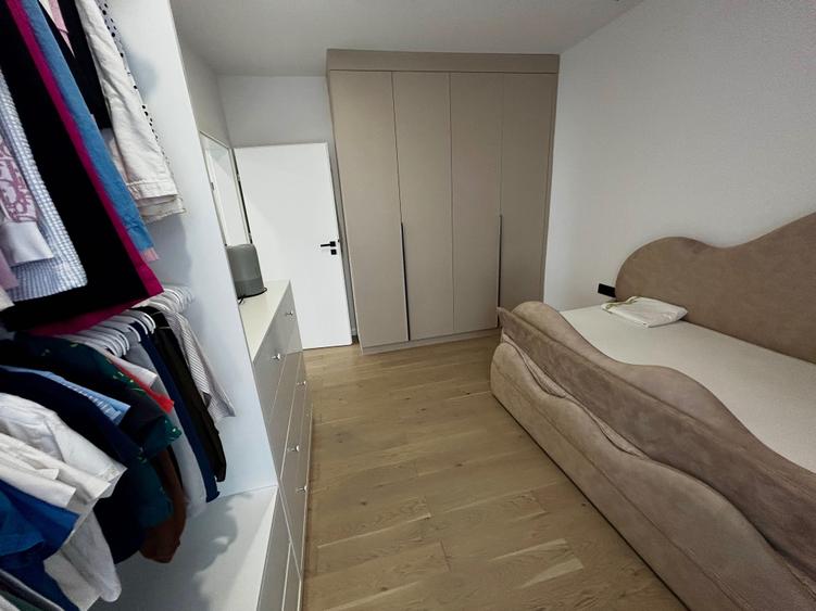Apartament cu 3 camere decomandat în Nufărul