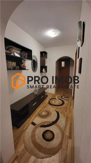 Apartament cu 3 camere decomandat, mobilat în Micro 3