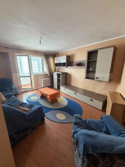 Apartament cu 4 camere decomandat, mobilat în Micro 20