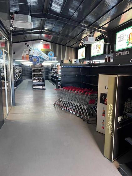 Spațiu comercial, de 516 mp, în Săbăreni
