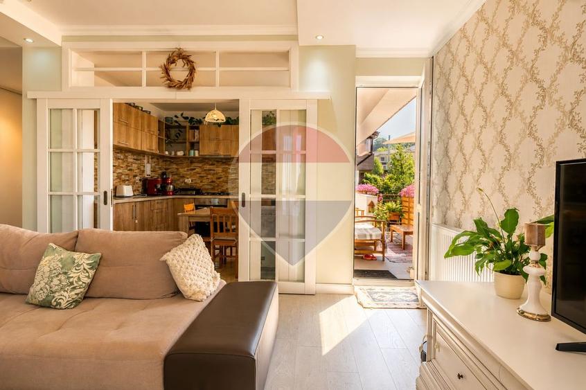 Apartament cu 3 camere decomandat, mobilat în Bucium