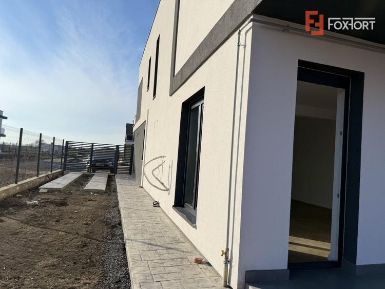 Duplex cu 4 camere cu Teren 374 Mp în Covaci