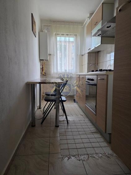 Apartament cu 2 camere semidecomandat, mobilat în Bartolomeu