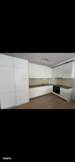 Apartament cu 3 camere în Centrul Civic