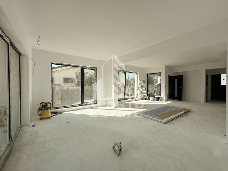 Duplex cu 6 camere cu Canalizare în Chișoda
