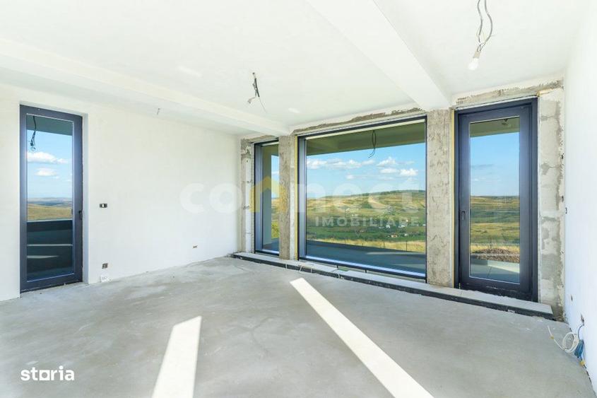 Casă cu 5 camere decomandat cu Teren 1900 Mp în Borhanci