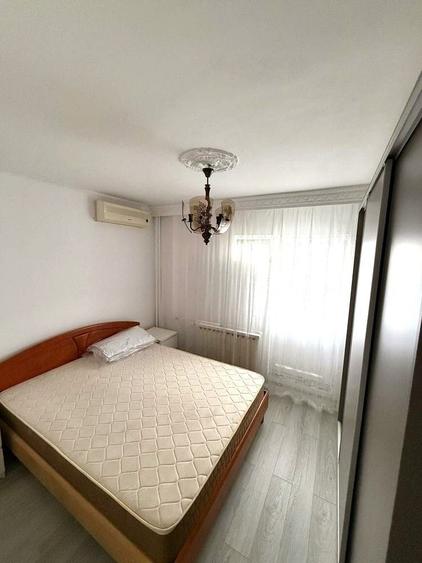 Apartament cu 3 camere decomandat în Dristor