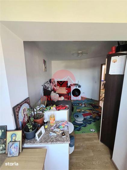 Apartament cu 3 camere, mobilat în Sud