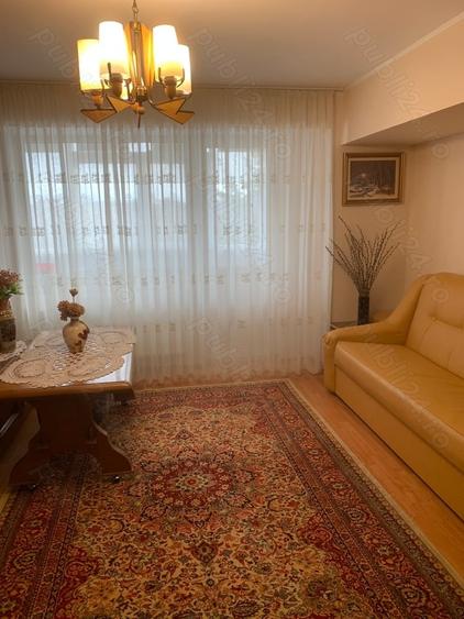 Apartament cu 3 camere decomandat în Caracal