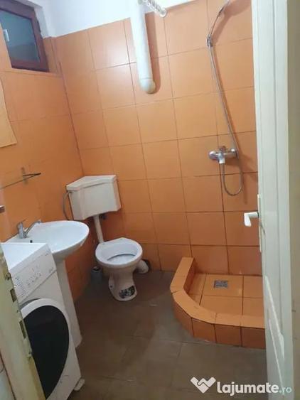 Garsonieră nedecomandată în Sub Arini